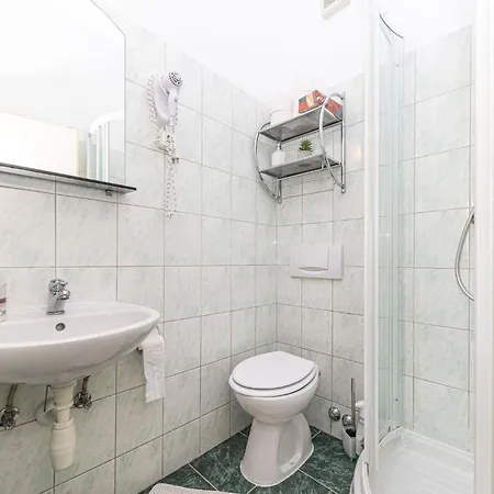 Lovely In Kastel Stafilic